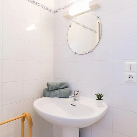 L'hermine - Plc228 By Interhome * بلوسكات